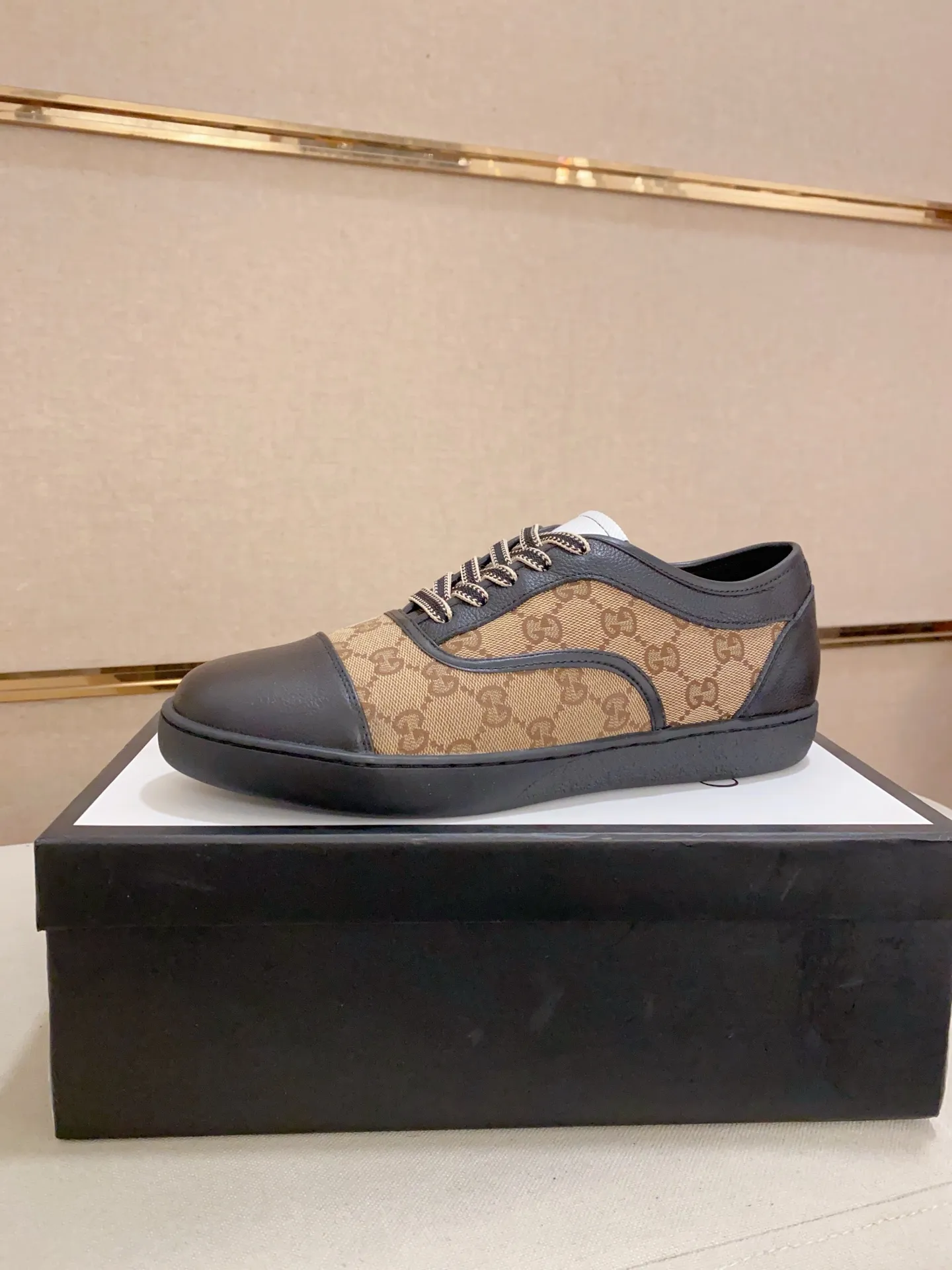 Men's clothing and shoes💰:400💰 (GUCCI) The latest model from the official website 🎁🎁Casual and fashionable men's shoes👟, hot style 💥The version is simple and elegant, exclusive for trendy men. Unique official website latest brand elements 👑Gucci original decoration, fashionable and generous, the fabric is original cowhide ✅sheepskin lining, the official website specifies wear-resistant casual outsole, the classic model is taken in kind at the counter🎬38-44 (45 is not returned or exchanged)